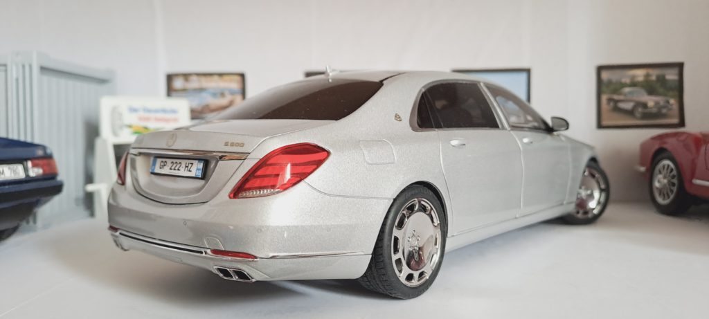 Mercedes Maybach S600 de 3/4 arrière